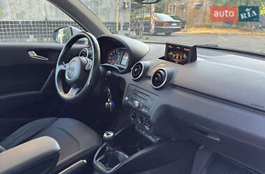 Хэтчбек Audi A1 2011 в 