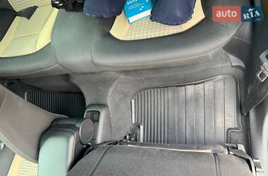 Хэтчбек Audi A1 2012 в 
