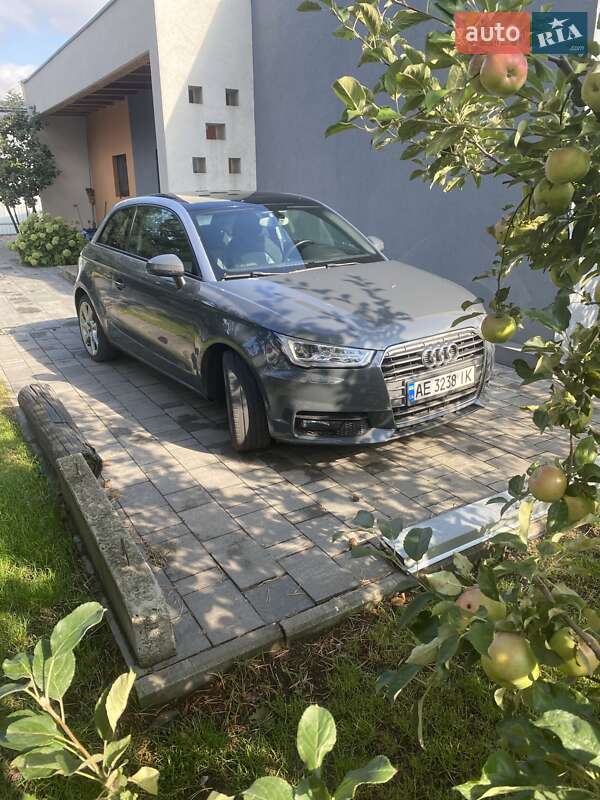 Хетчбек Audi A1 2015 в Дніпрі