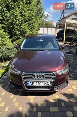 Хетчбек Audi A1 2012 в 