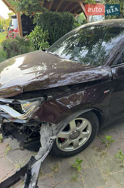 Хетчбек Audi A1 2011 в 
