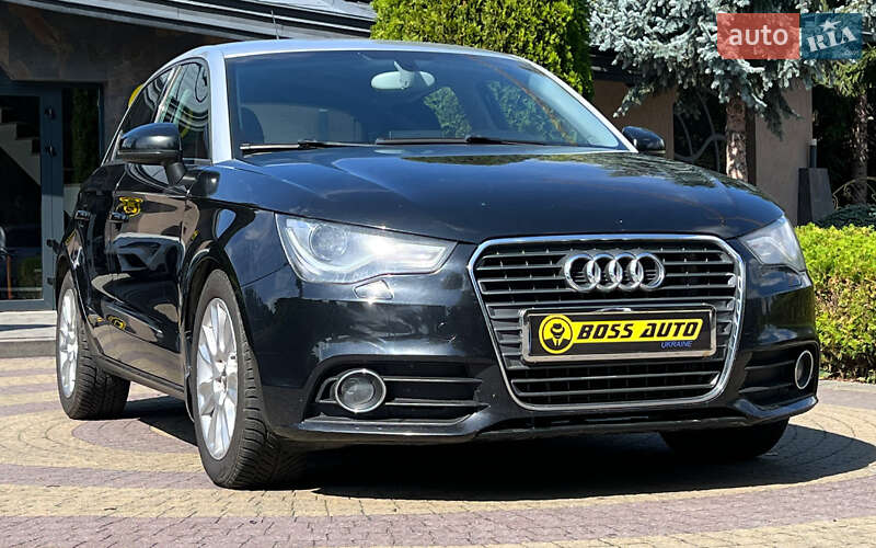 Хэтчбек Audi A1 2012 в 