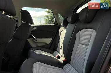 Хэтчбек Audi A1 2012 в 