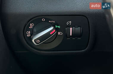 Хэтчбек Audi A1 2012 в 