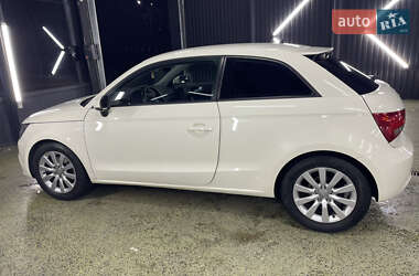 Хетчбек Audi A1 2011 в 