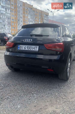 Хетчбек Audi A1 2012 в 