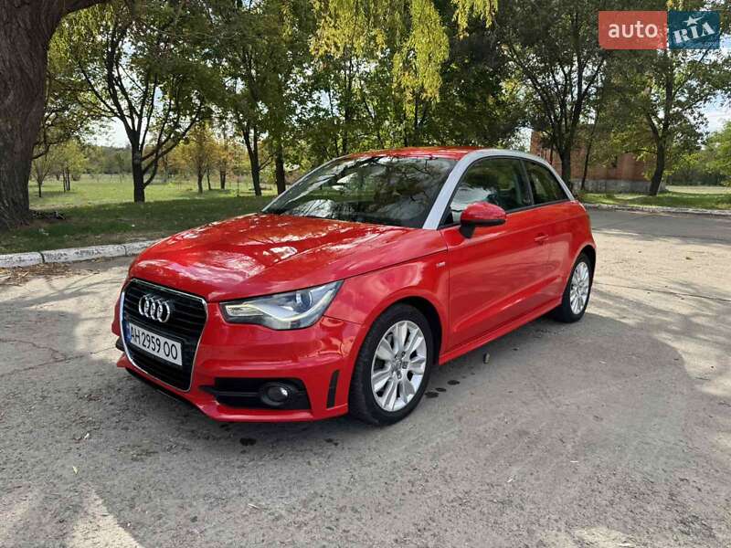 Хэтчбек Audi A1 2011 в 