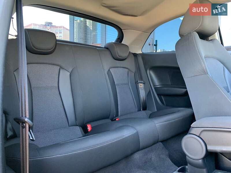 Хэтчбек Audi A1 2011 в Киеве
