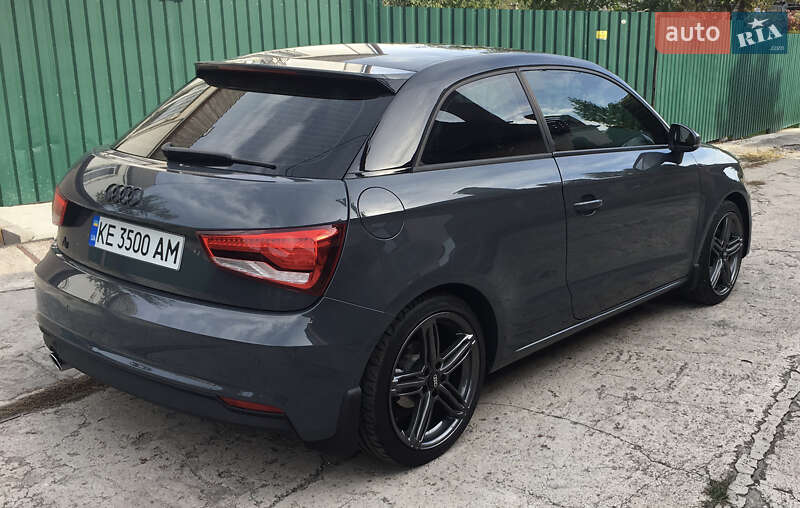 Хэтчбек Audi A1 2015 в Каменском