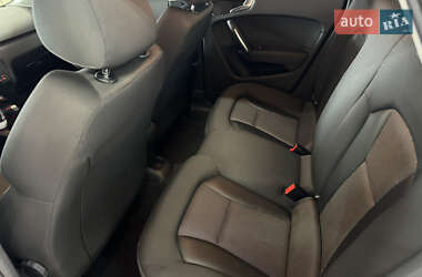 Хетчбек Audi A1 2012 в 