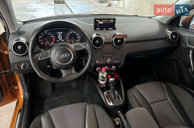 Хетчбек Audi A1 2012 в 