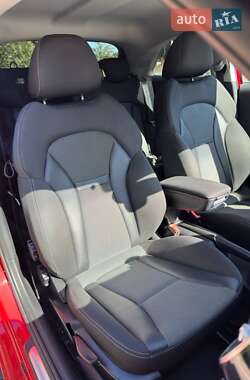 Хетчбек Audi A1 2015 в 