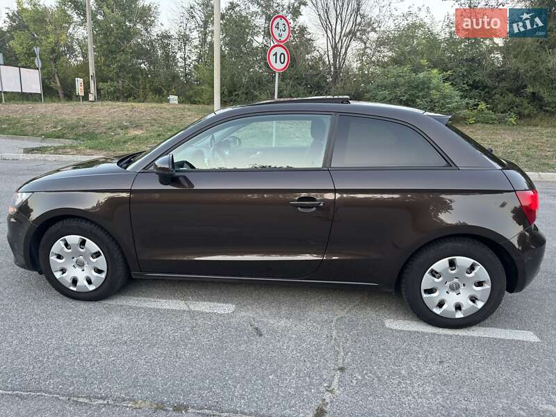 Хэтчбек Audi A1 2012 в Запорожье