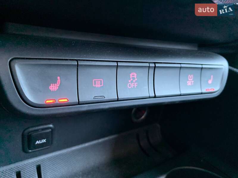 Хэтчбек Audi A1 2011 в Киеве