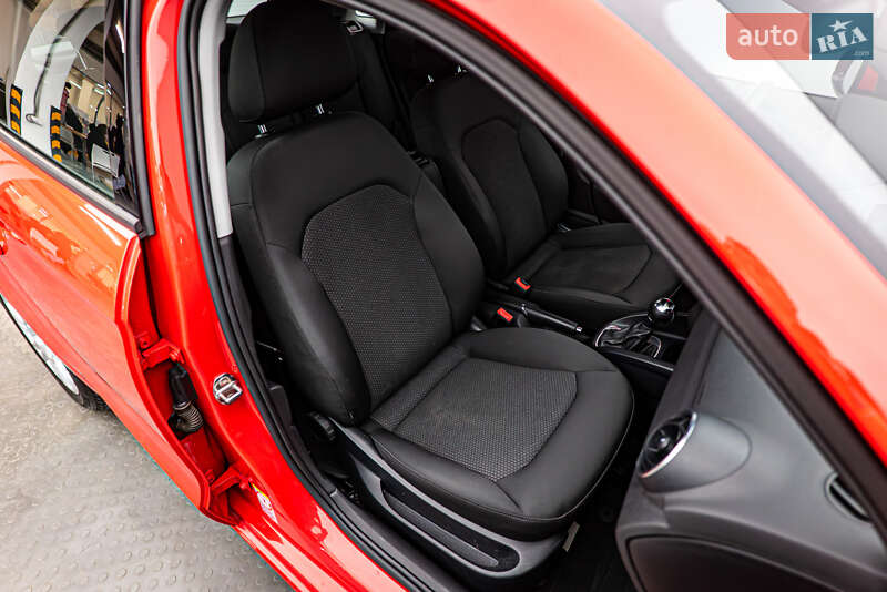 Хэтчбек Audi A1 2012 в Киеве