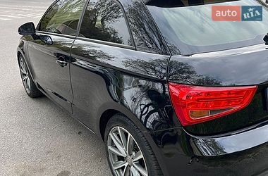 Хэтчбек Audi A1 2011 в Полтаве