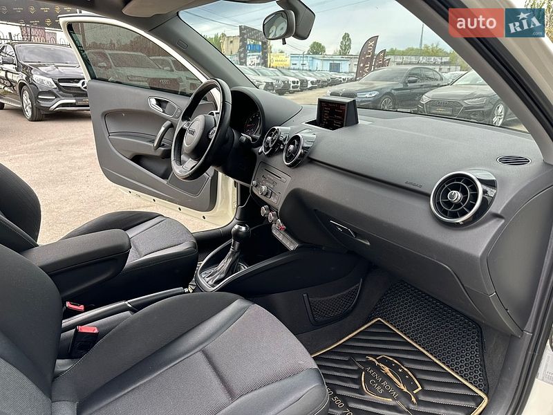 Хэтчбек Audi A1 2010 в Харькове