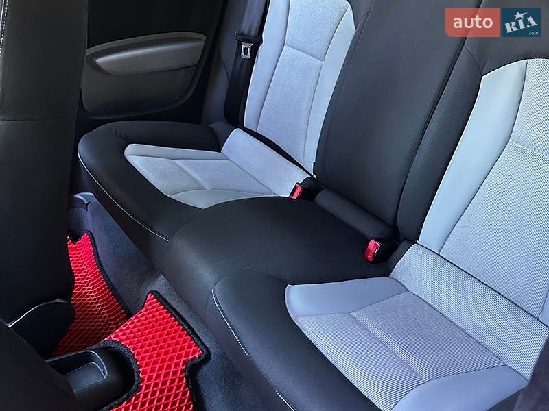 Хэтчбек Audi A1 2010 в Жмеринке
