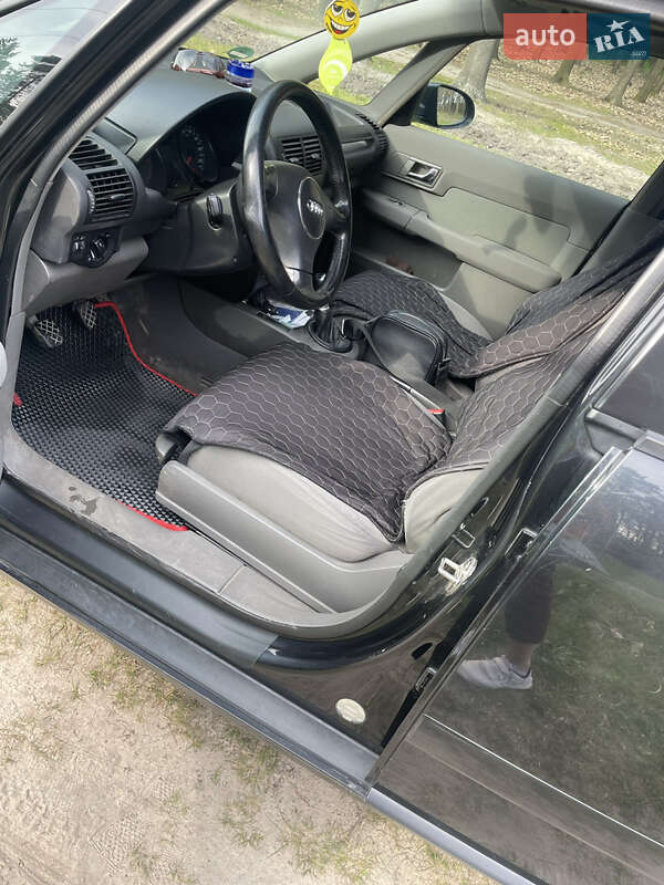 Хэтчбек Audi A2 2001 в Славуте