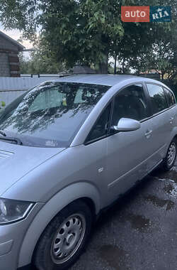 Хэтчбек Audi A2 2004 в 