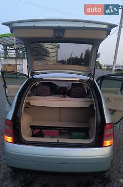 Хэтчбек Audi A2 2001 в 