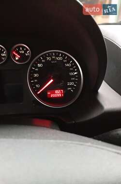 Хетчбек Audi A2 2002 в 