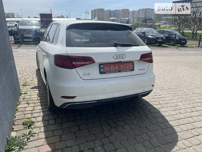 Хетчбек Audi A3 Sportback 2018 в Львові