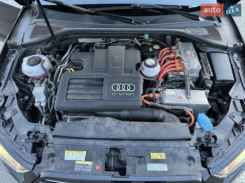Хетчбек Audi A3 Sportback 2018 в Києві