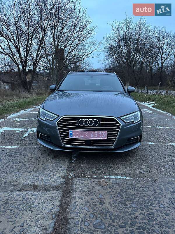 Хэтчбек Audi A3 Sportback 2016 в Львове фото 30 Хэтчбек Audi A3 Sportback 2016 в Львове