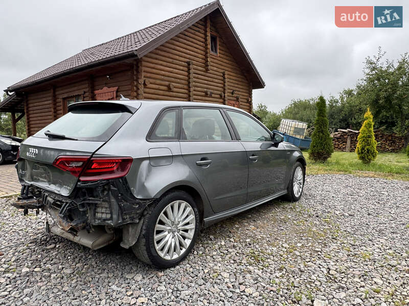 Хэтчбек Audi A3 Sportback 2015 в Яворове