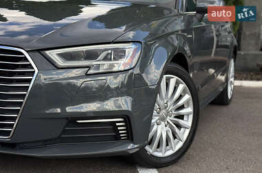 Хэтчбек Audi A3 Sportback 2016 в 