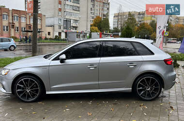 Хетчбек Audi A3 Sportback 2017 в  фото 4 Хетчбек Audi A3 Sportback 2017 в