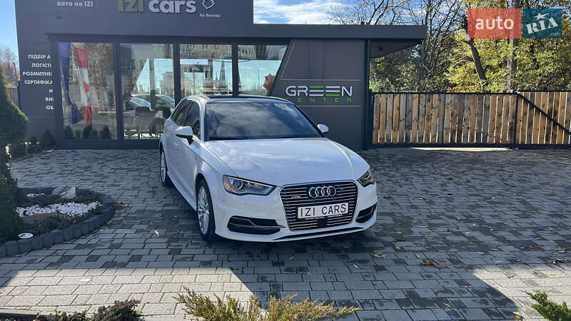 Хетчбек Audi A3 Sportback 2016 в  фото Хетчбек Audi A3 Sportback 2016 в