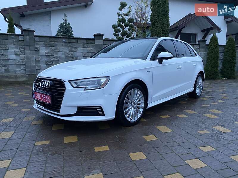 Хетчбек Audi A3 Sportback 2017 в Рівному фото Хетчбек Audi A3 Sportback 2017 в Рівному
