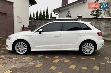 Хетчбек Audi A3 Sportback 2017 в Рівному