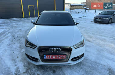 Хэтчбек Audi A3 Sportback 2015 в Самборе
