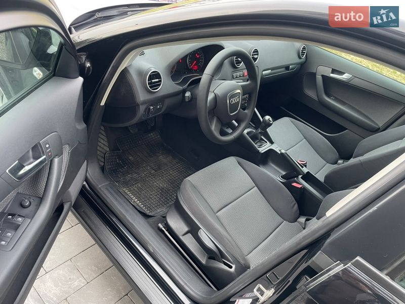 Хэтчбек Audi A3 Sportback 2006 в Городке