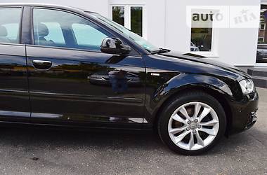 Хэтчбек Audi A3 2010 в 