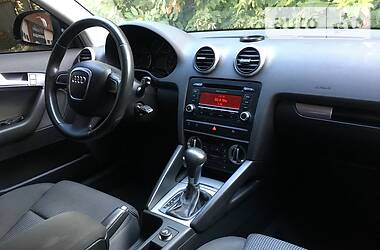 Хетчбек Audi A3 2010 в 