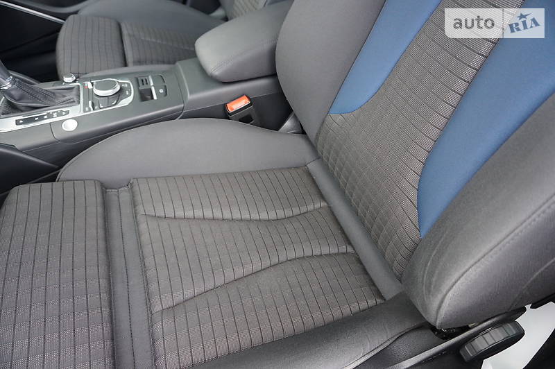Хетчбек Audi A3 2016 в Чернівцях