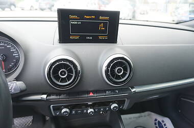 Хэтчбек Audi A3 2016 в 