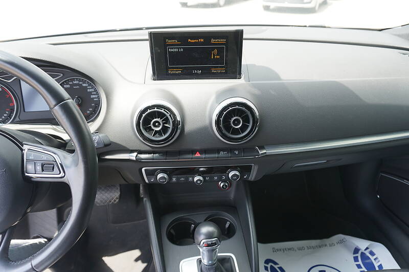 Хетчбек Audi A3 2016 в Чернівцях