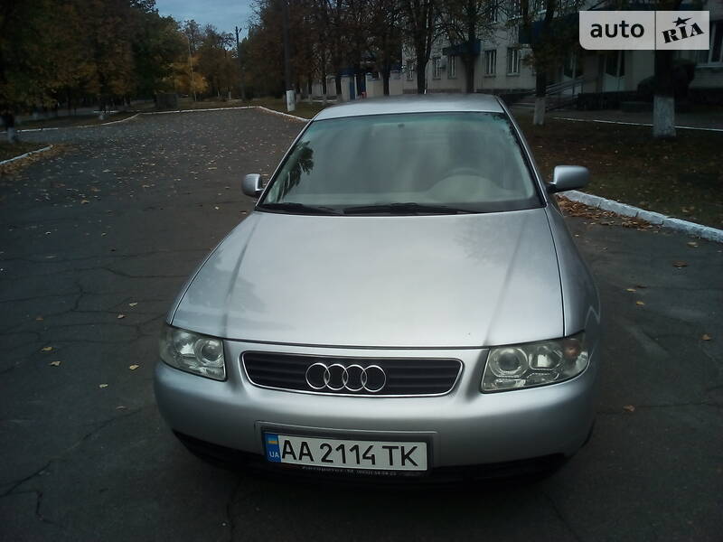 Хэтчбек Audi A3 1998 в 