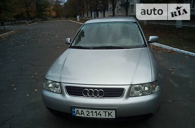 Хэтчбек Audi A3 1998 в 