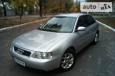 Хэтчбек Audi A3 1998 в 