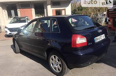 Хэтчбек Audi A3 2002 в 