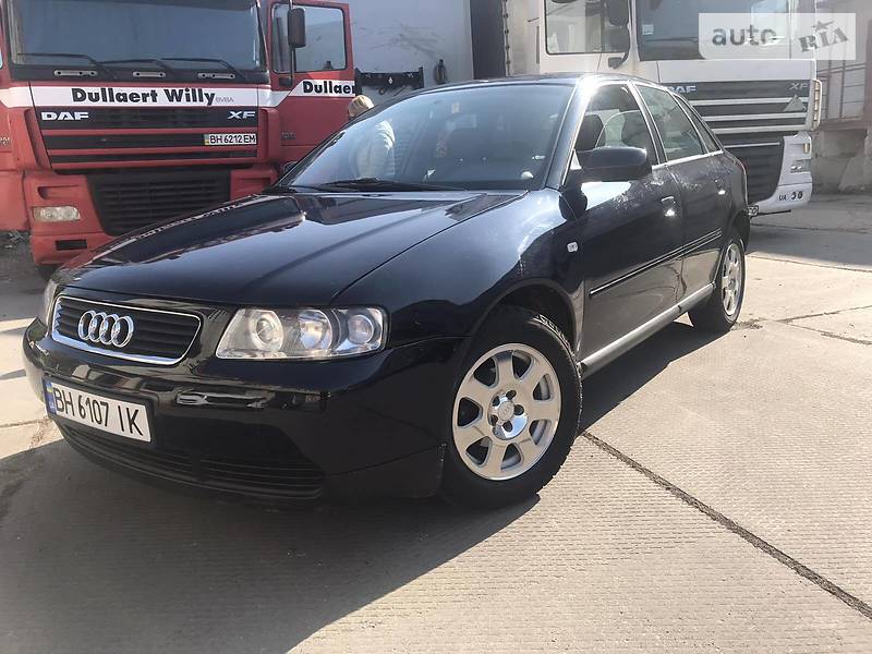 Хэтчбек Audi A3 2002 в 