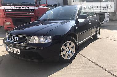 Хэтчбек Audi A3 2002 в 