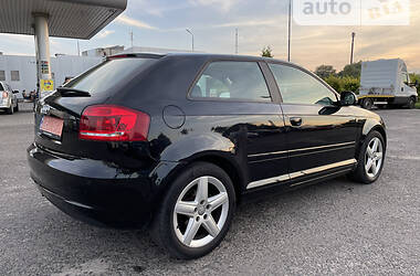Хэтчбек Audi A3 2010 в 