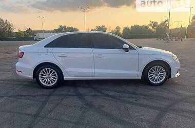 Седан Audi A3 2016 в Киеве